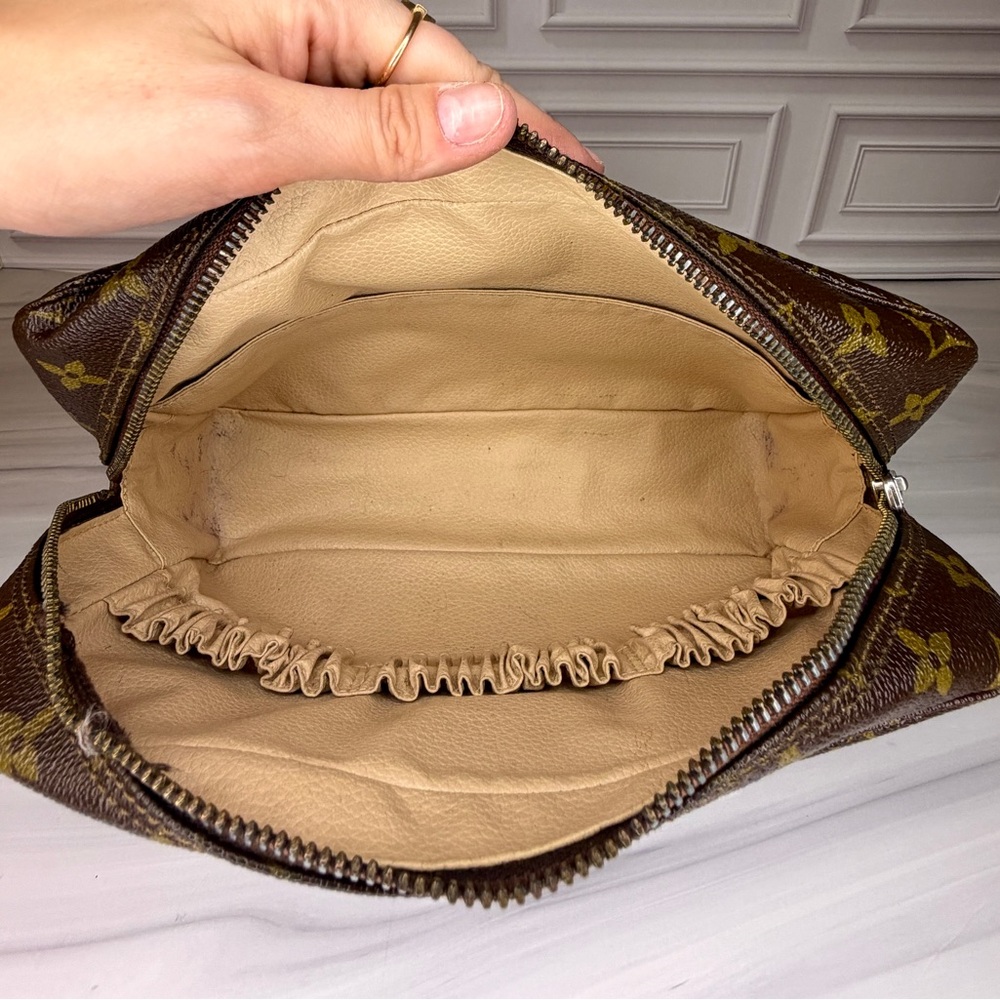 Louis Vuitton Monogram Travel Toiletry Bag | LV Cosmetic Pouch | Full Set - Picture 8 of 13